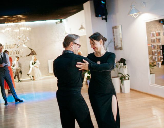 https://arthurmurraypoland.pl/kaxeftoo/2022/11/aneta-i-rafal-640-×-500-px.jpg